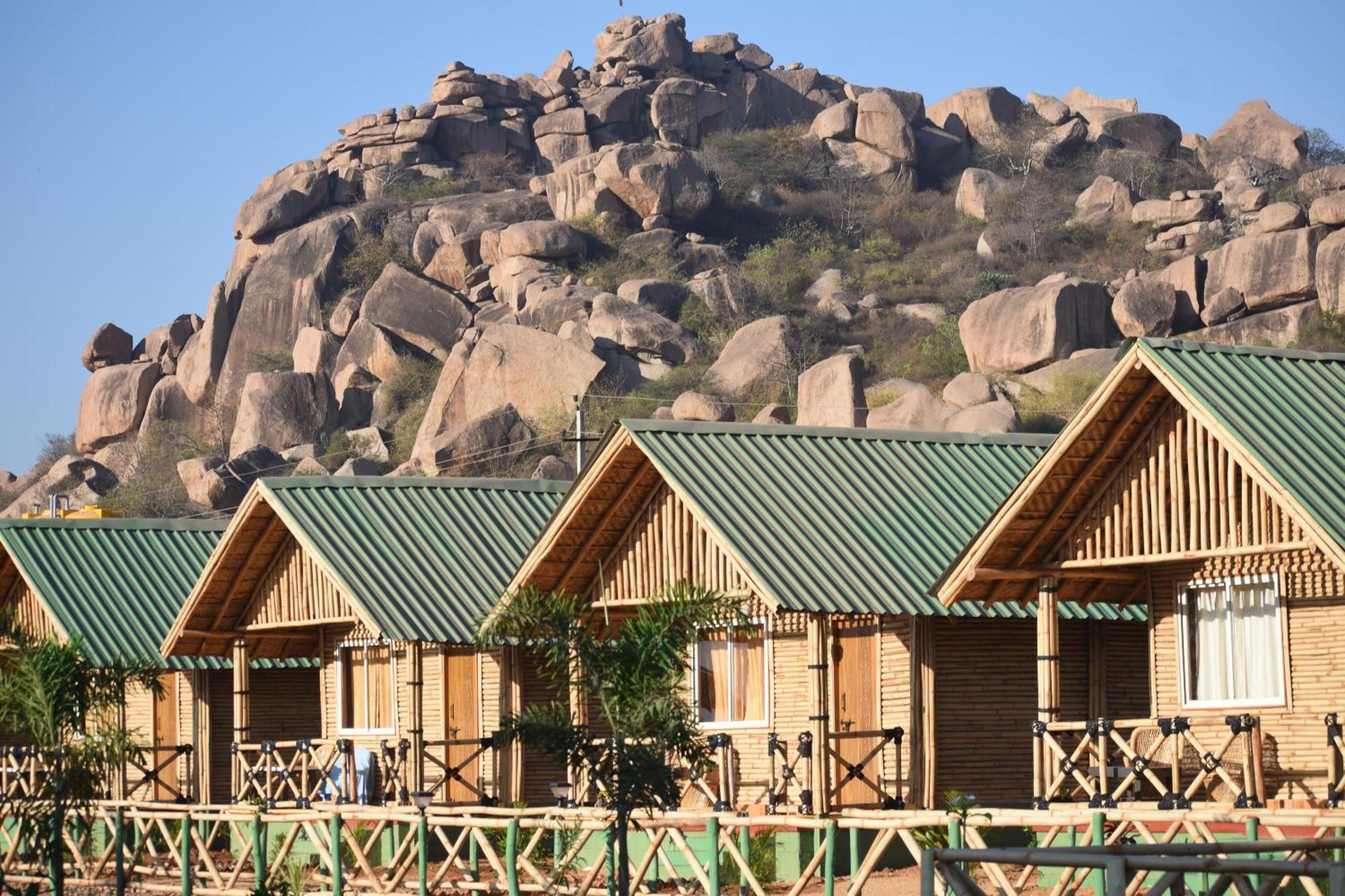 Mowgli'S Cafe Hampi & Guest House Exterior foto