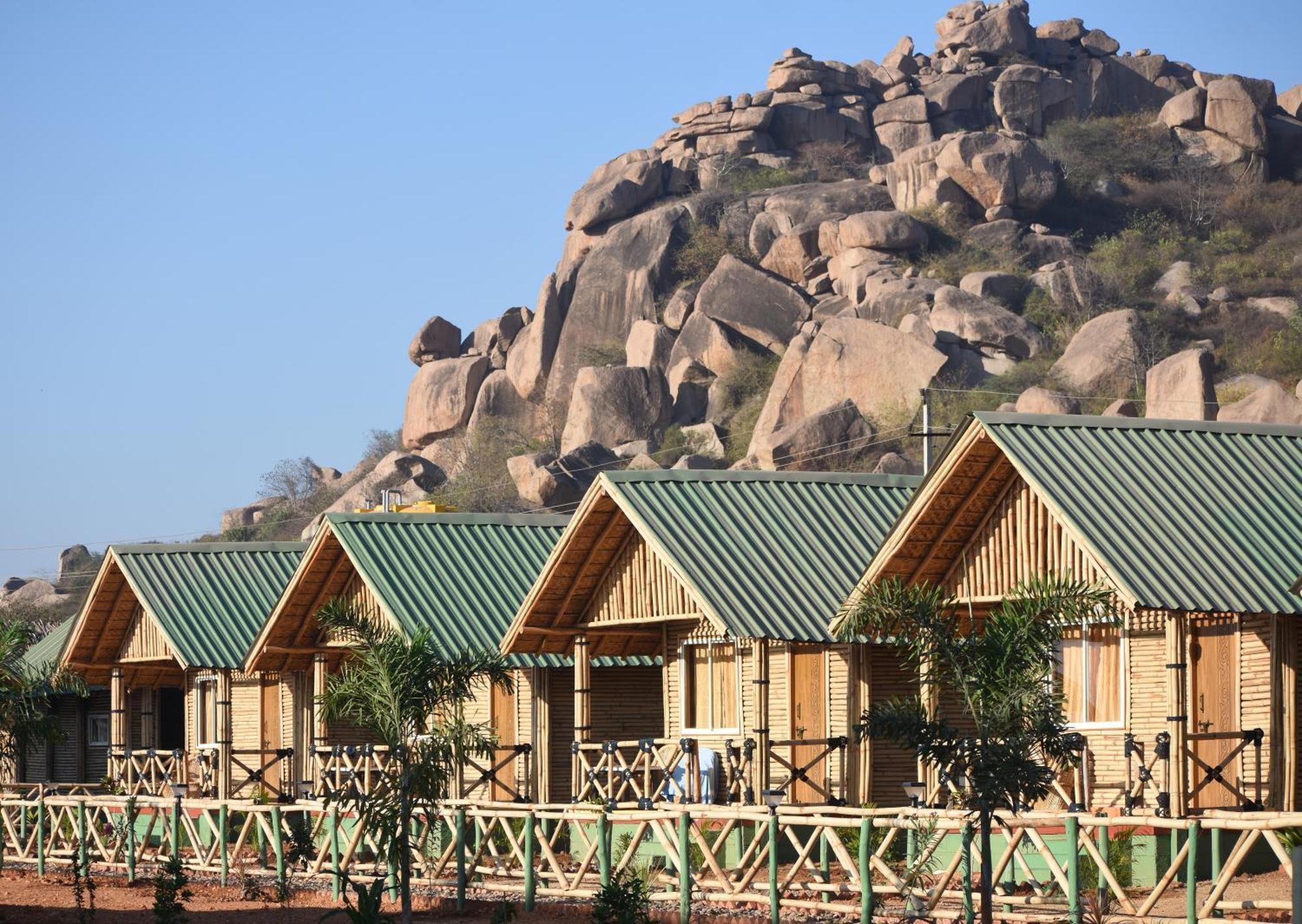 Mowgli'S Cafe Hampi & Guest House Exterior foto